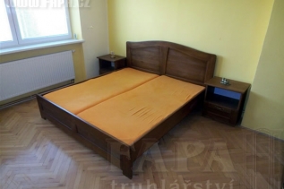 Dubová postel dvoulůžko 411112 - Interiér ložnice - zaměřujeme se především na kvalitní smrkový/borovicový a dubový nábytek. Jsme schopni nábytek vyrobit i z akátu nebo ořechu.