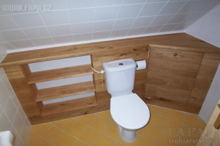 Úložný prostor na toaletě - chytré řešení dle přání zákazníka 911135 - Smrková skříňka za toaletou - atyp na míru